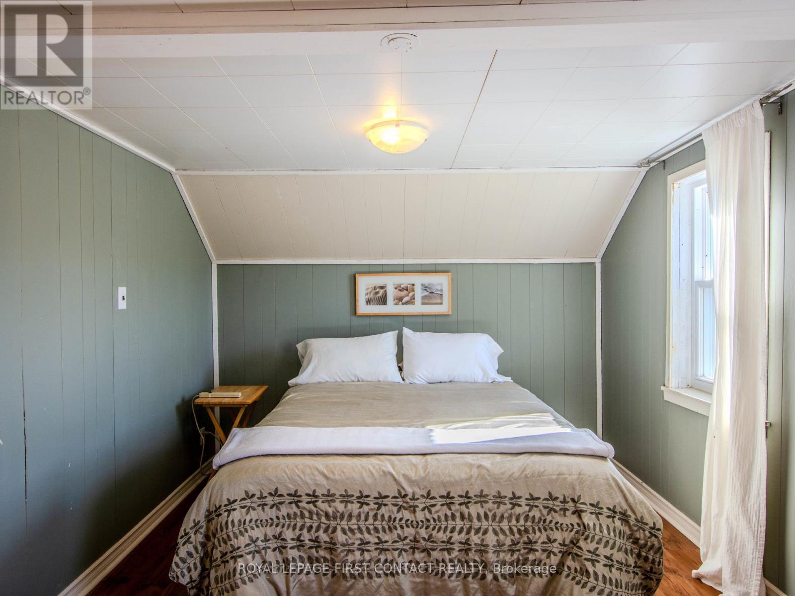 2041 Flos 4 Road W, Springwater, Ontario  L0L 2K0 - Photo 12 - S12444432