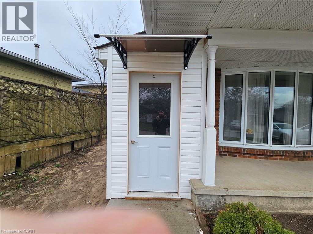 102 Calmcrest Drive Unit# 3, Kitchener, Ontario N2E 1V3 - Photo 2 - 40821477