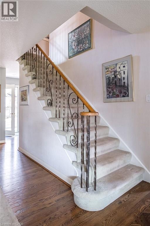 587 Sharalin Court, Burlington, Ontario  L7T 2N7 - Photo 21 - 40821056