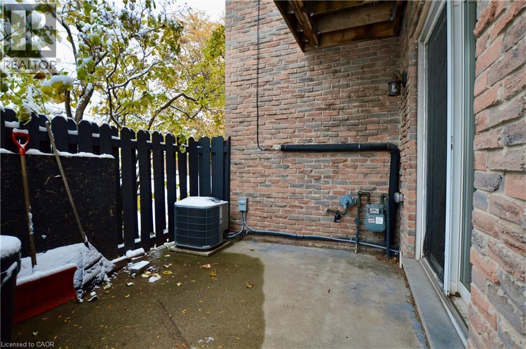 977 Francis Road Unit# 2, Burlington, Ontario  L7T 3Z1 - Photo 11 - 40786826