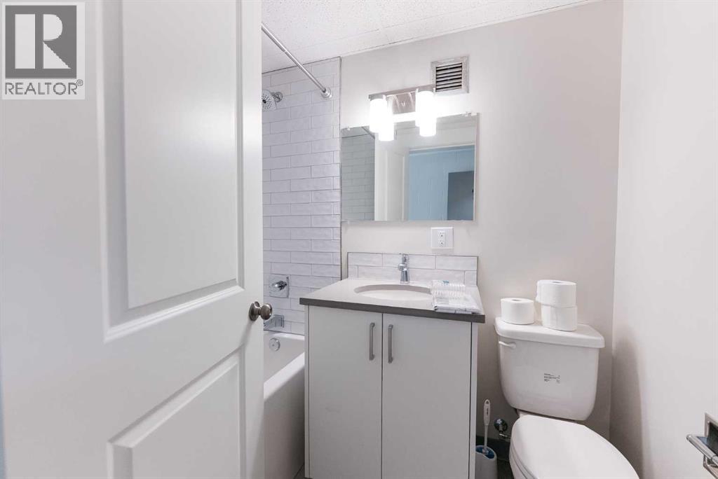 1-19 (No 3 Or 13), 4940 49 Street, Rocky Mountain House, Alberta  T4T 1B6 - Photo 39 - A2234841