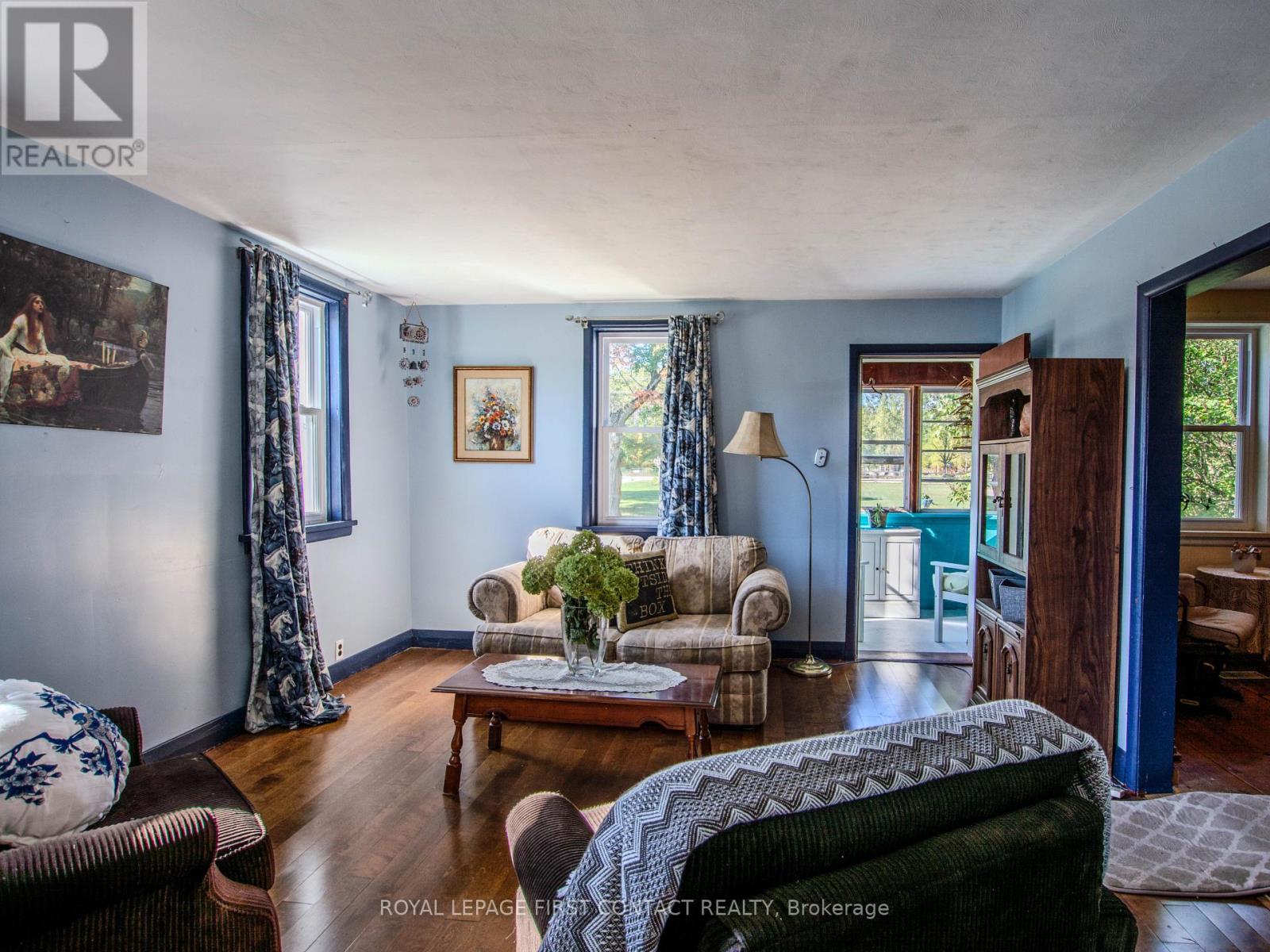 2041 Flos 4 Road W, Springwater, Ontario  L0L 2K0 - Photo 8 - S12444432