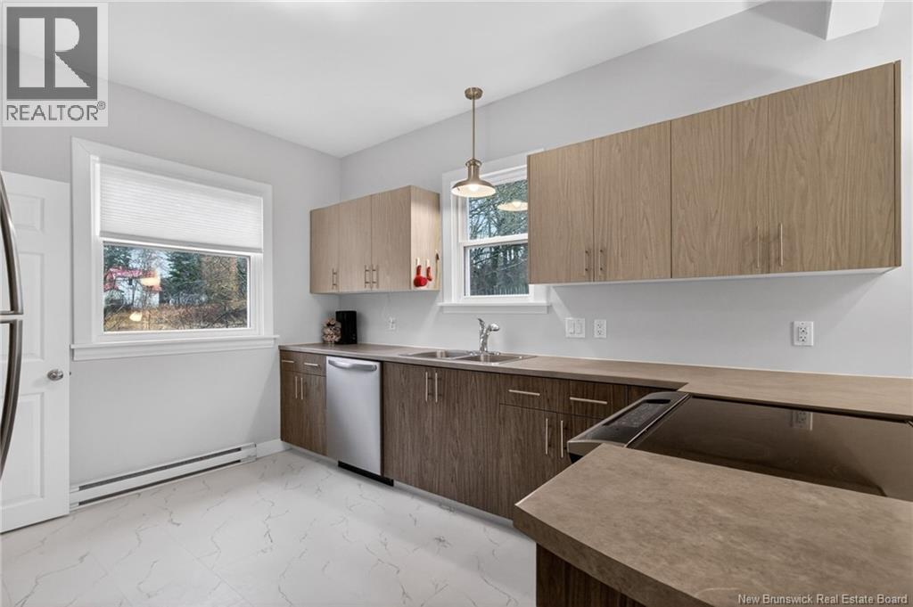 122 Hillview Avenue, Riverview, New Brunswick  E1B 1M2 - Photo 4 - NB137351