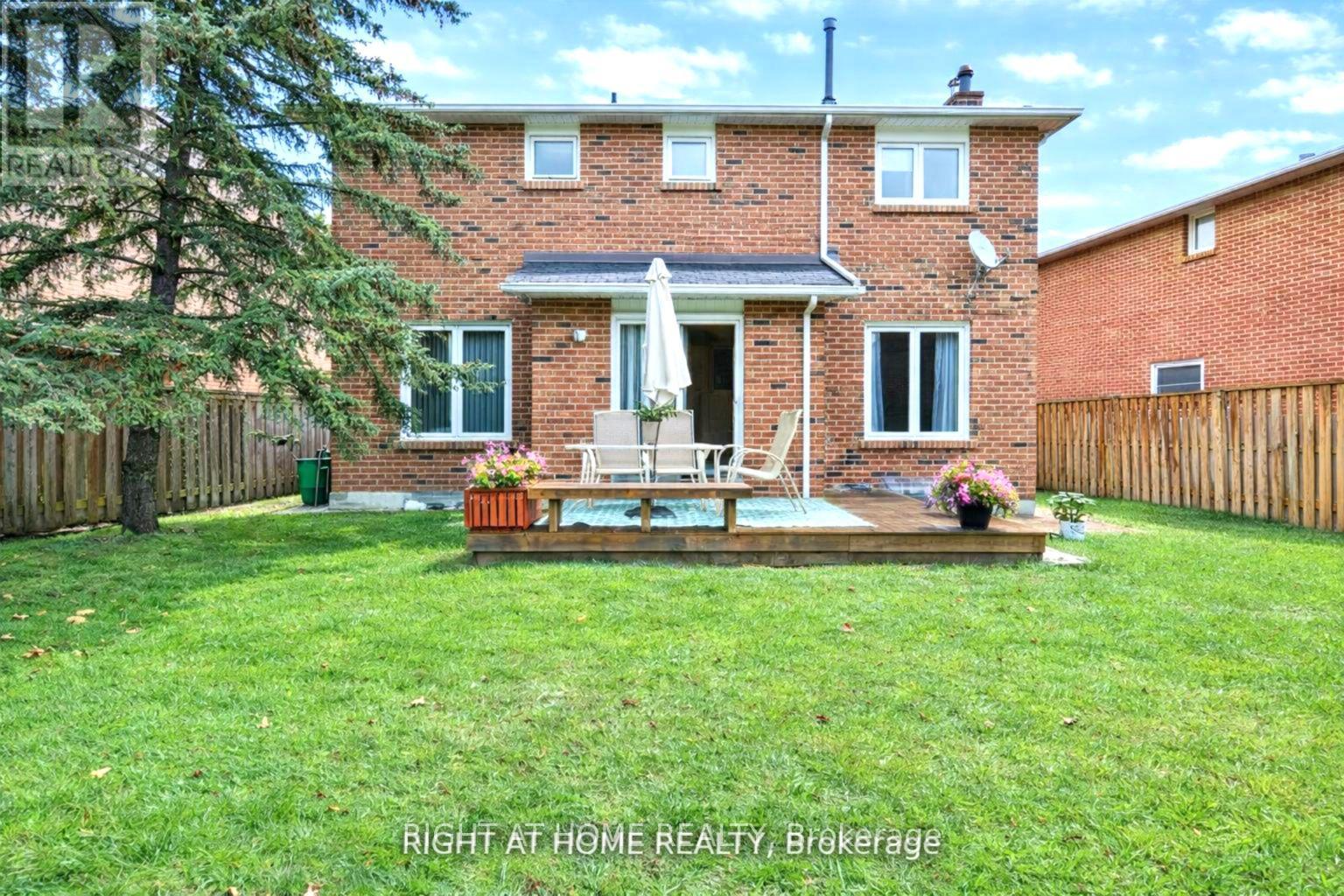 1433 Bough Beeches Boulevard, Mississauga, Ontario  L4W 3B4 - Photo 2 - W12929410