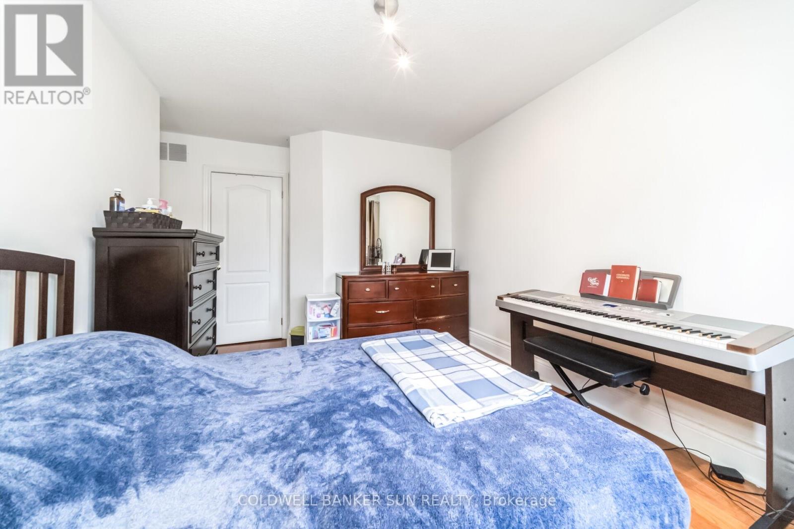 240 Pressed Brick Drive, Brampton, Ontario L6V 4L3 - Photo 38 - W13000694