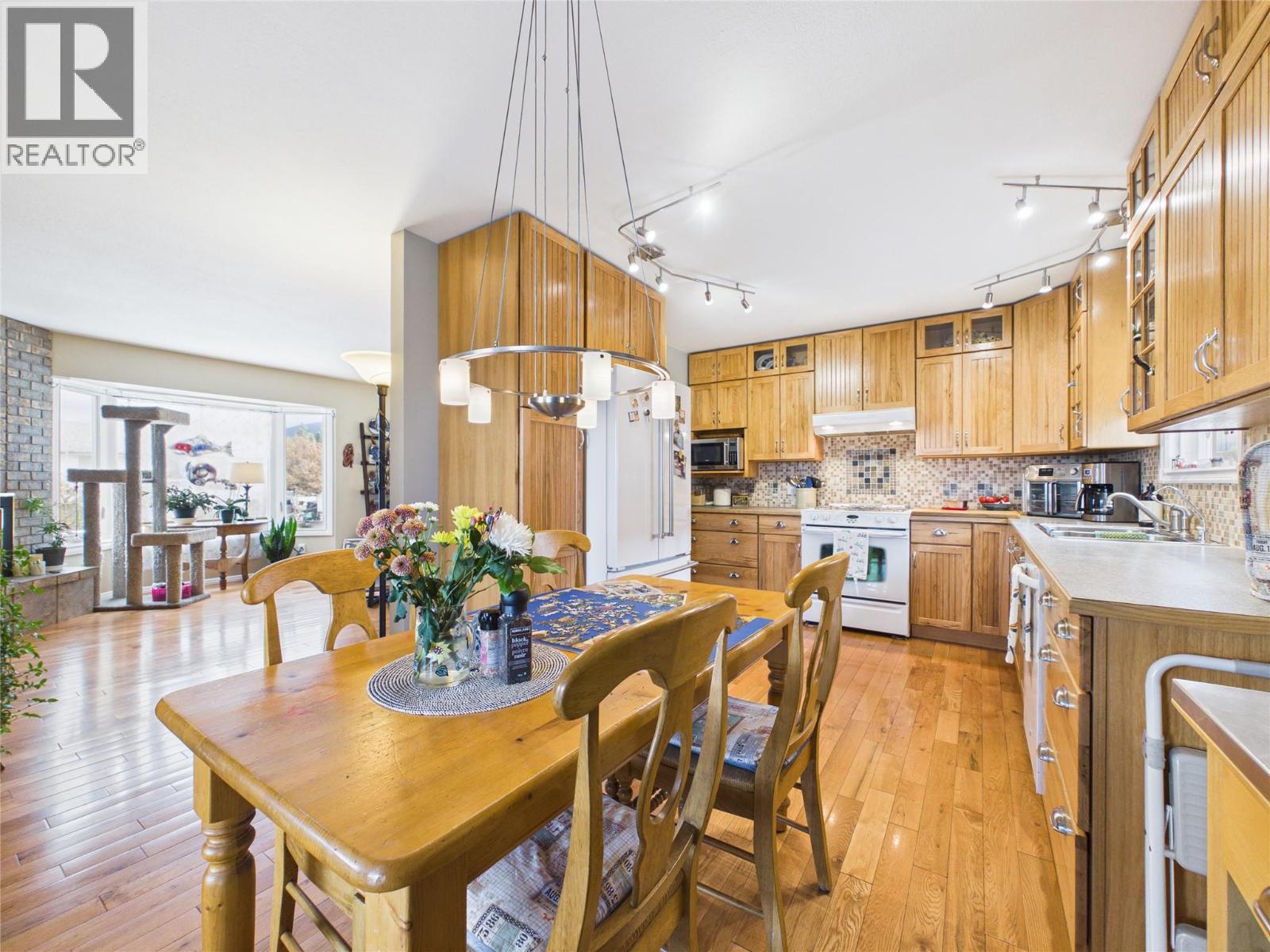 2220 3a Street S, Cranbrook, British Columbia  V1C 5K6 - Photo 10 - 10383635