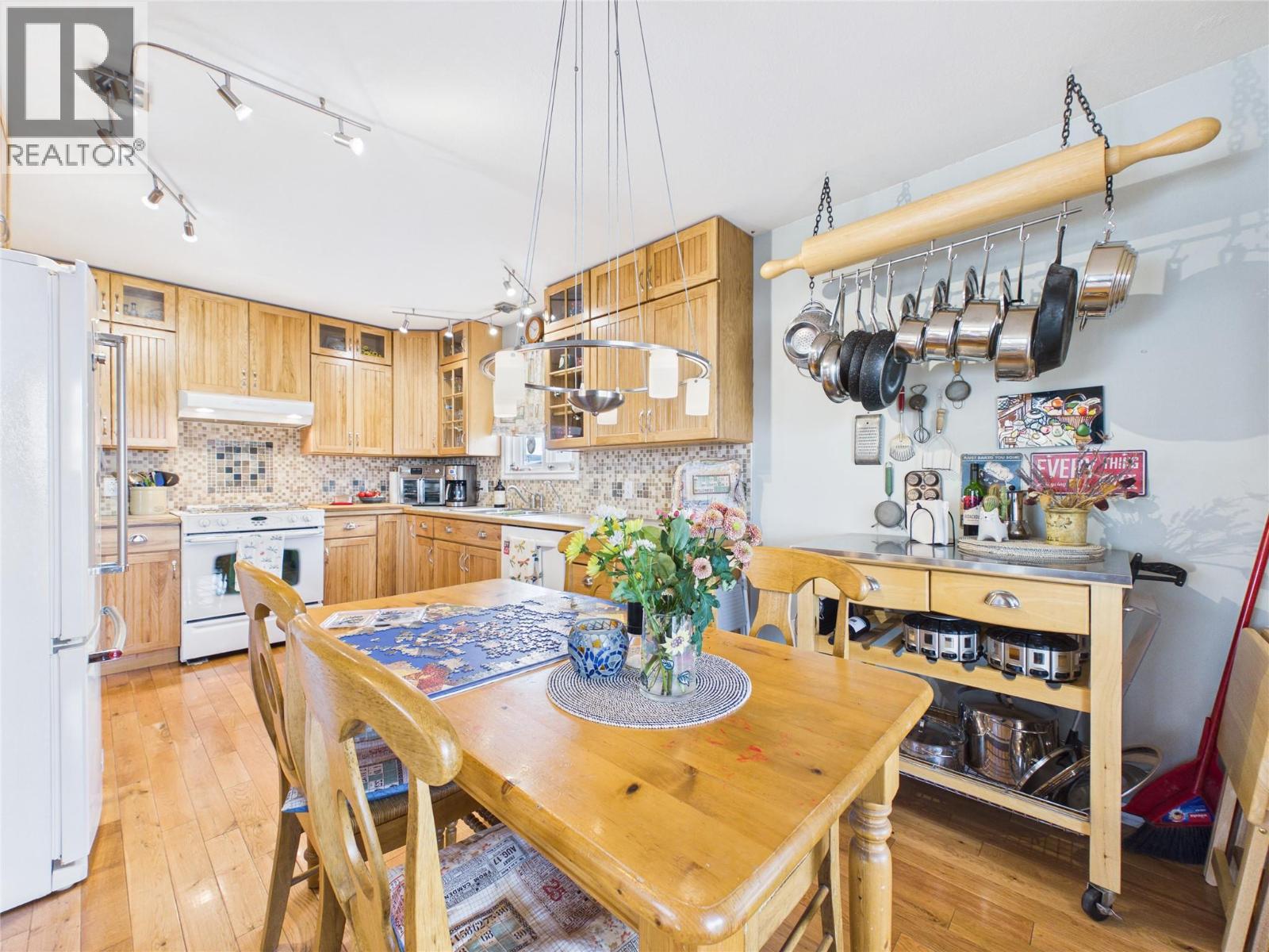 2220 3a Street S, Cranbrook, British Columbia  V1C 5K6 - Photo 11 - 10383635