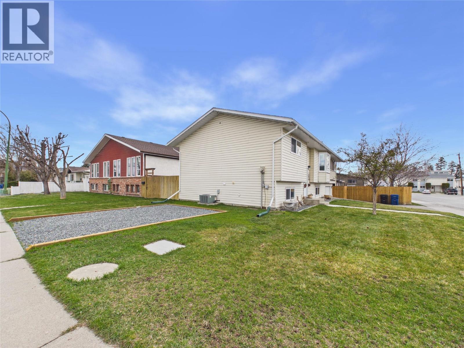 2220 3a Street S, Cranbrook, British Columbia  V1C 5K6 - Photo 32 - 10383635