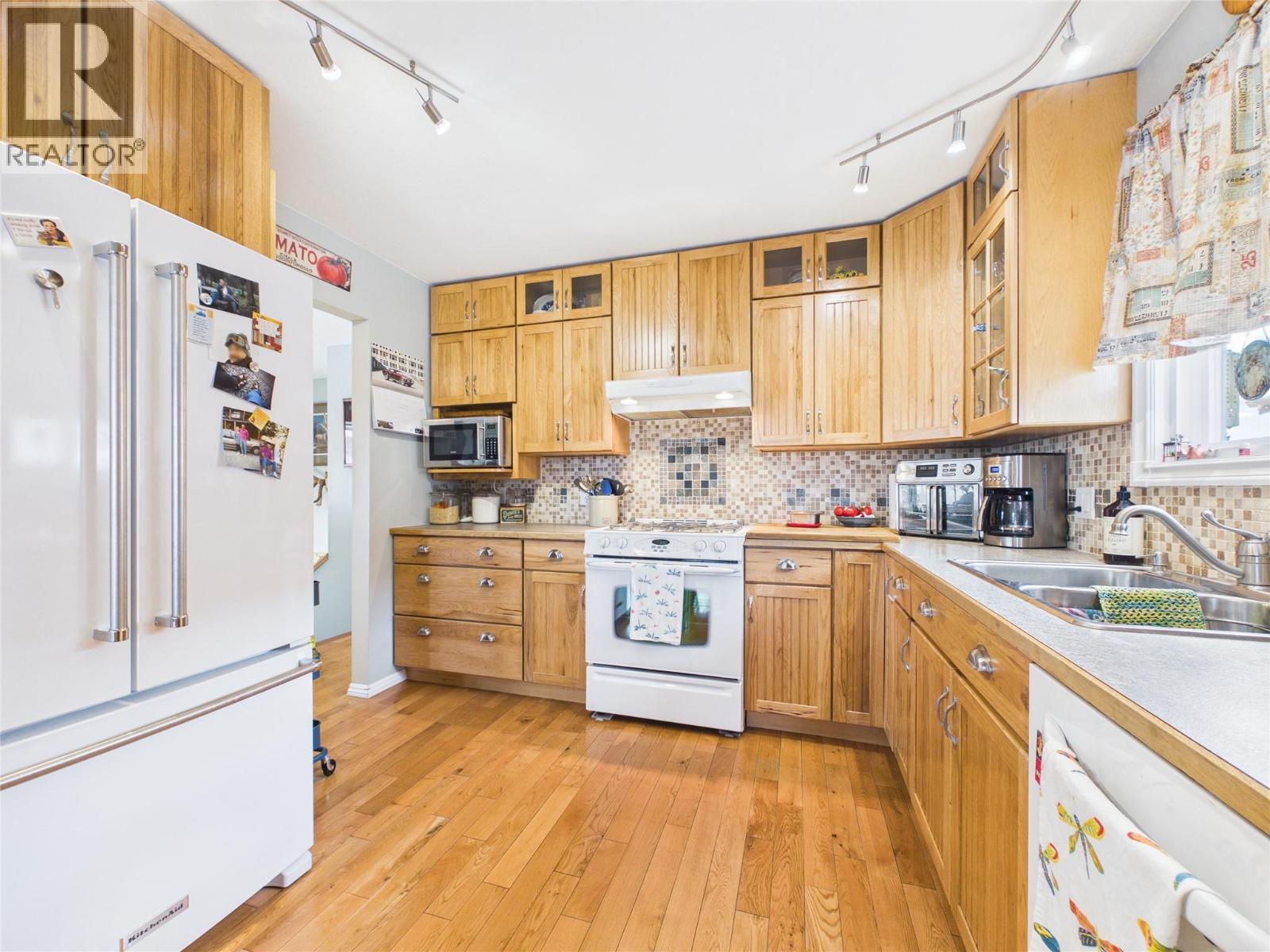 2220 3a Street S, Cranbrook, British Columbia  V1C 5K6 - Photo 13 - 10383635