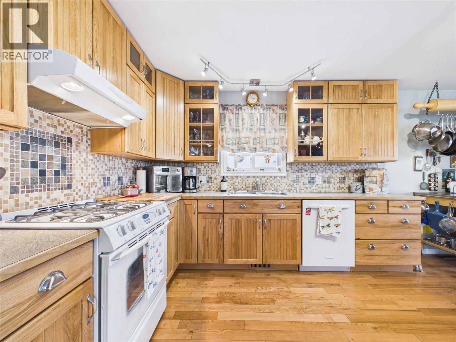 2220 3a Street S, Cranbrook, British Columbia  V1C 5K6 - Photo 14 - 10383635