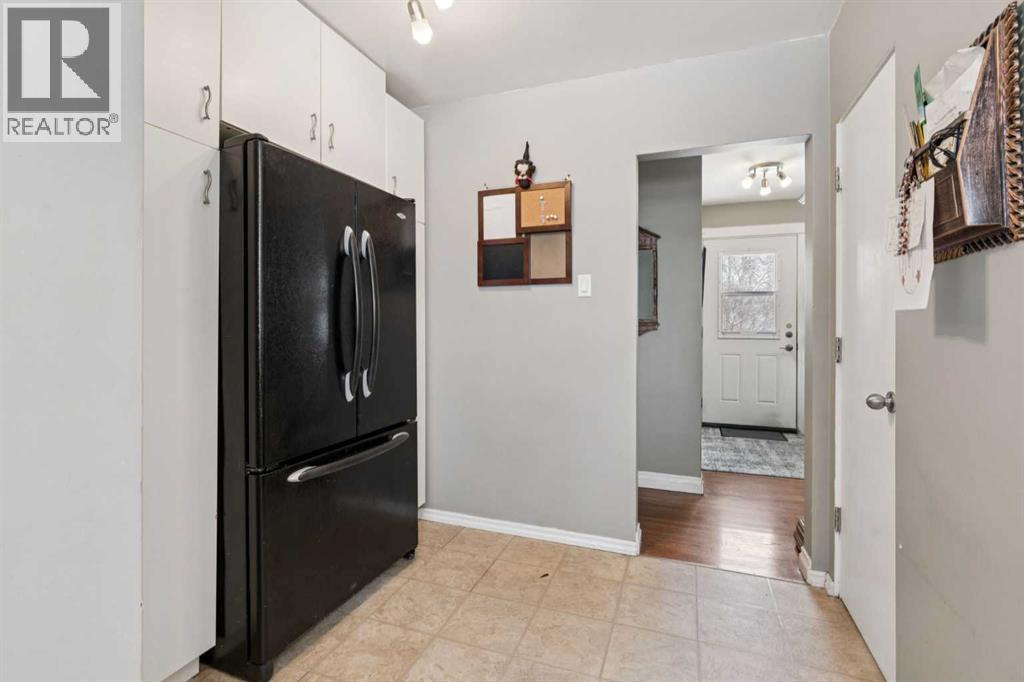 12 Westwood Crescent Sw, Calgary, Alberta  T3C 2W6 - Photo 10 - A2298134