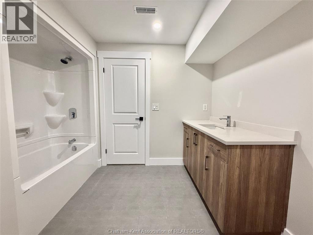 33 Duskridge Road, Chatham, Ontario  N7L 0G7 - Photo 16 - 26008352