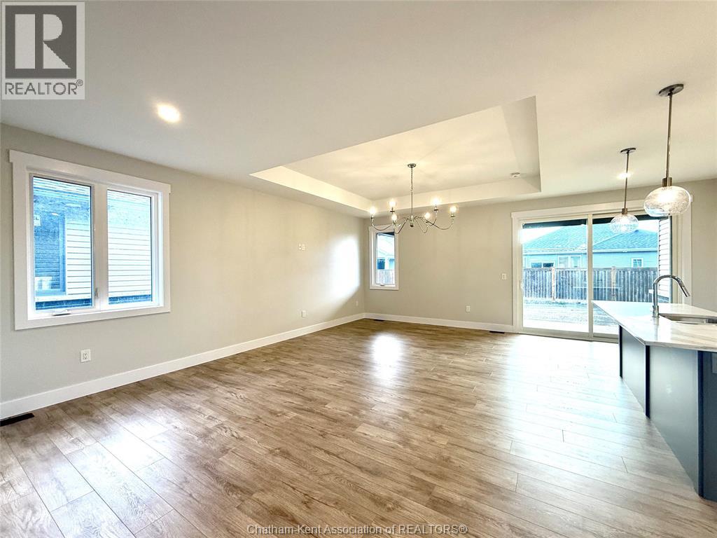 33 Duskridge Road, Chatham, Ontario  N7L 0G7 - Photo 4 - 26008352