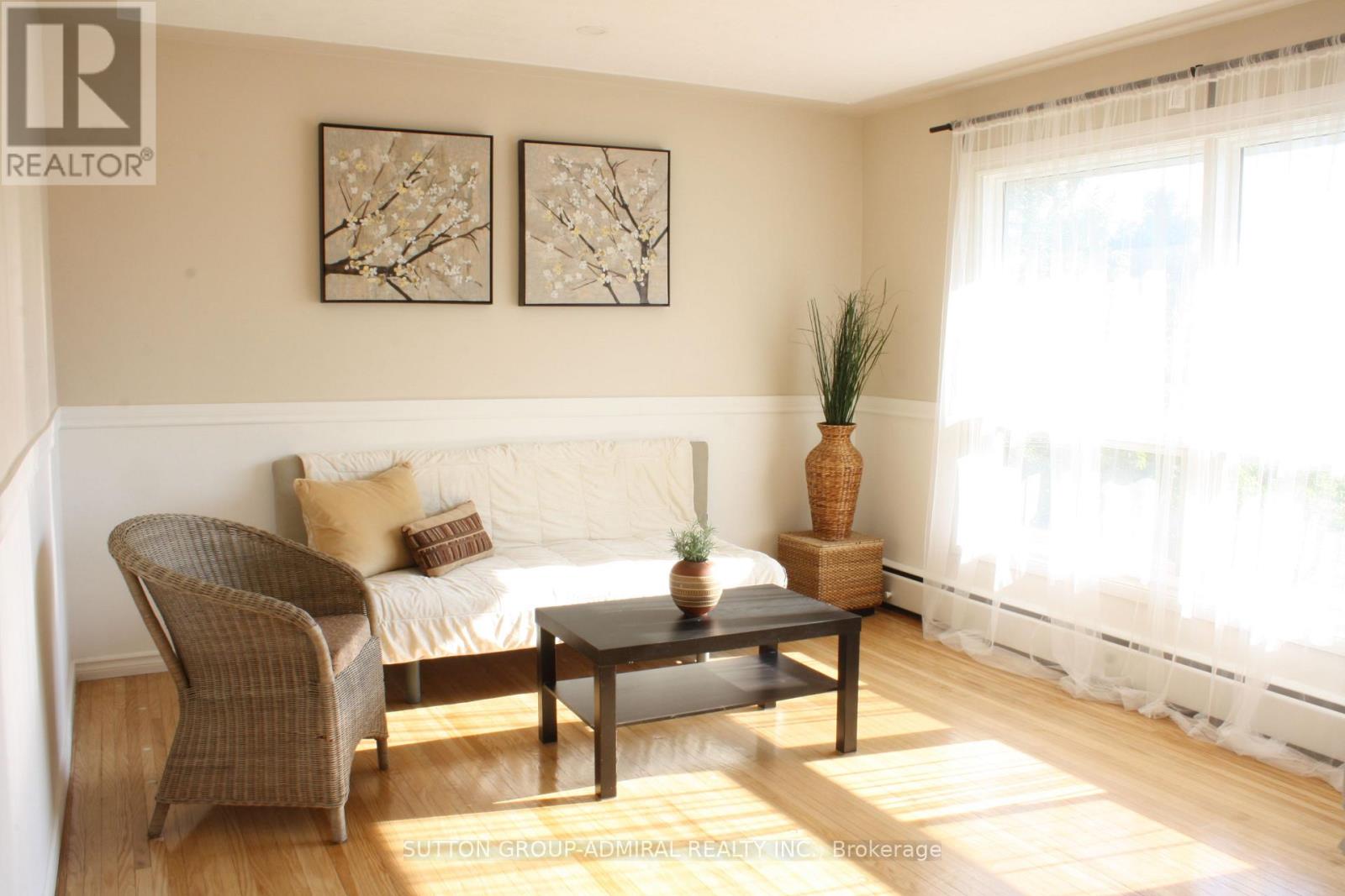 Photo 12 of 23 for 165 King Edward Avenue