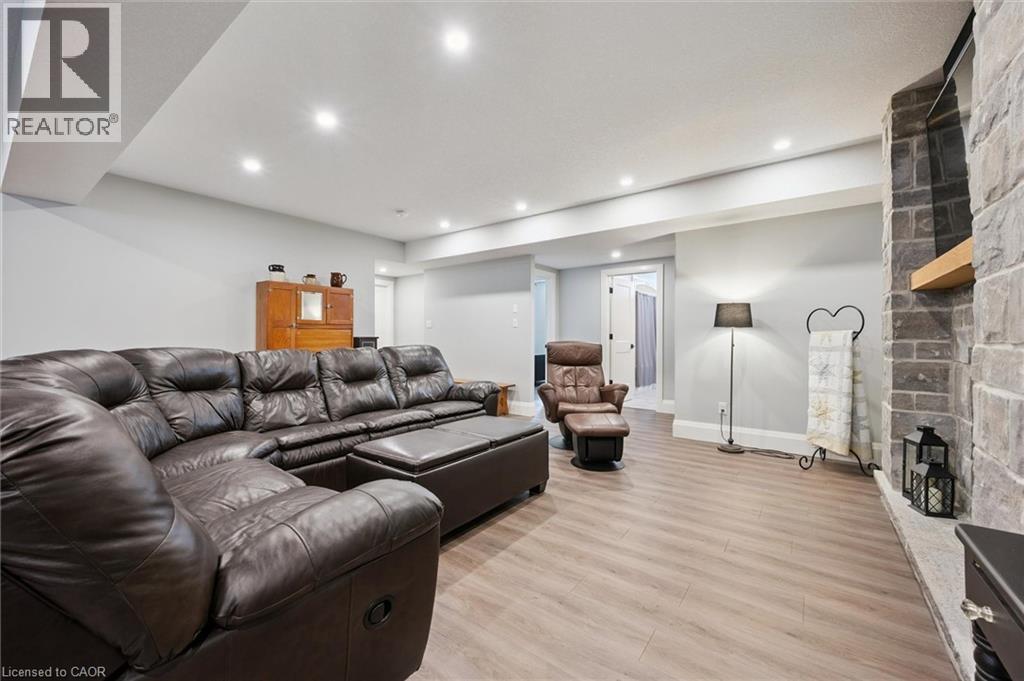 120 Village Road, Wellesley, Ontario N0B 2T0 - Photo 35 - 40805053