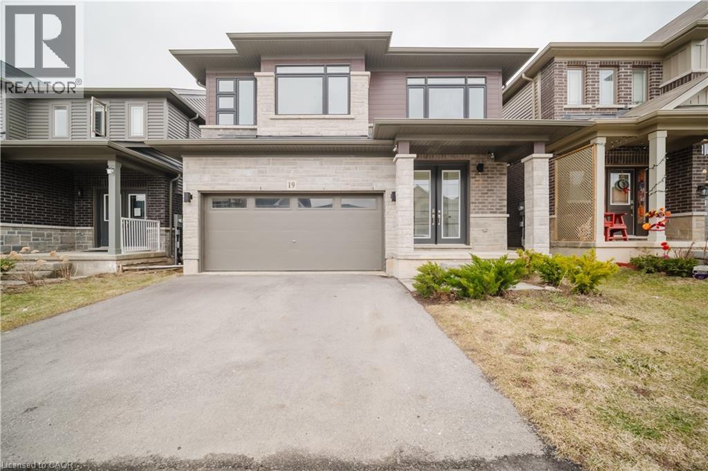 19 Mclaren Avenue, Brantford, Ontario  N3T 0T4 - Photo 2 - 40821467