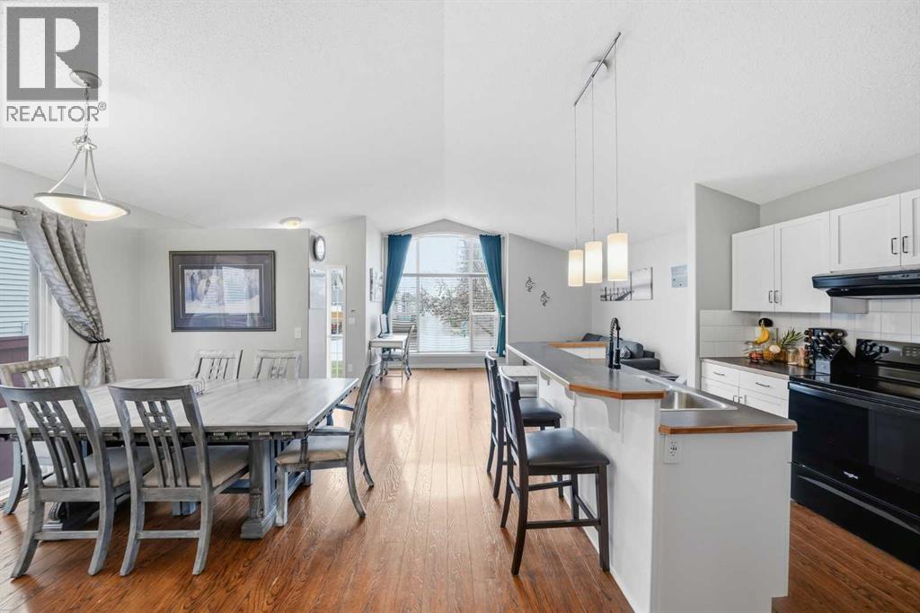 15 Cranberry Square Se, Calgary, Alberta  T3M 1J4 - Photo 2 - A2301535