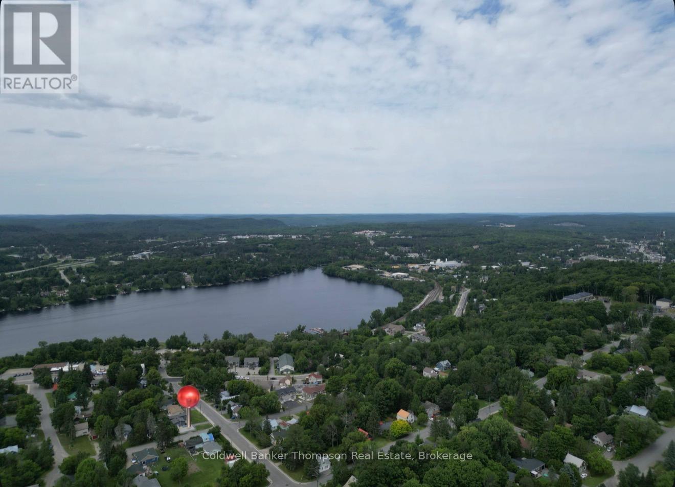 13 Yonge Street S, Huntsville, Ontario  P1H 1W7 - Photo 2 - X13007060