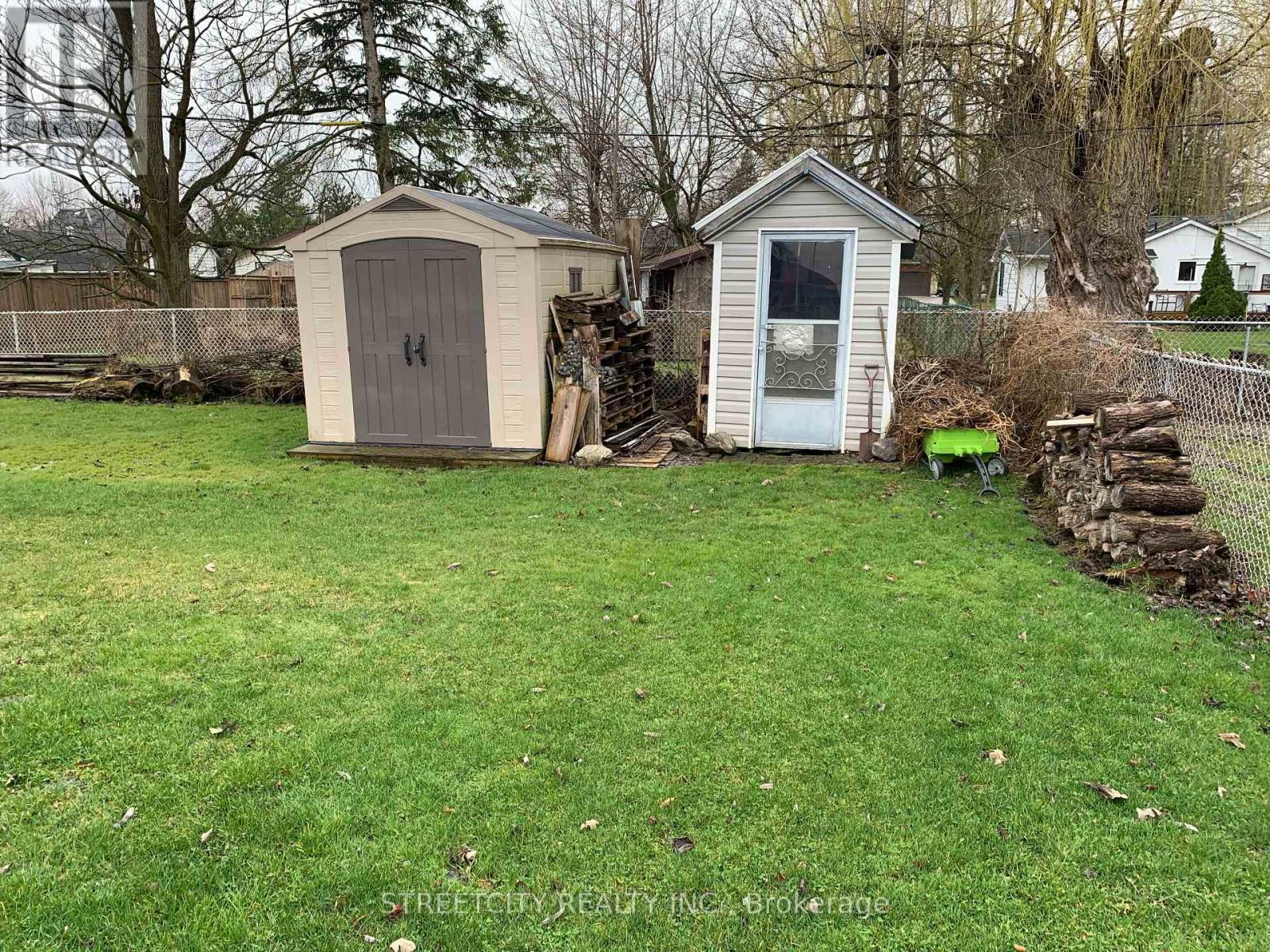 Photo 11 of 22 for 176 King Street