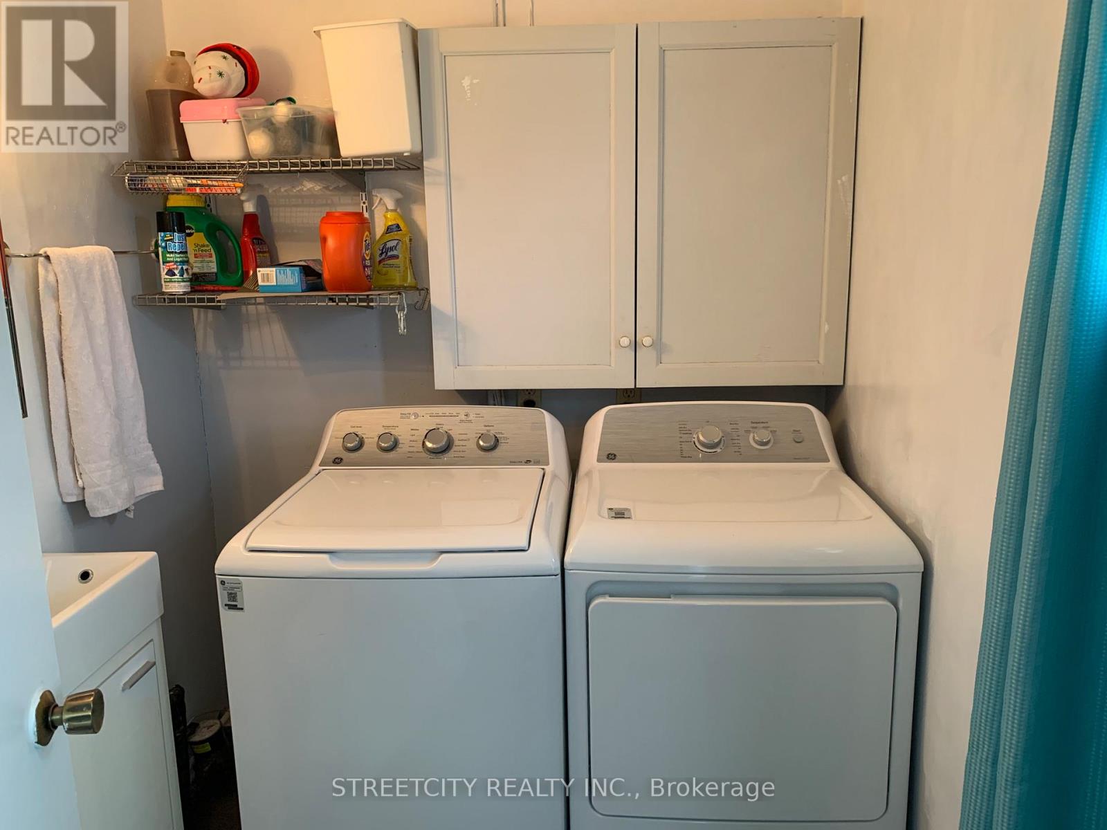 Photo 16 of 22 for 176 King Street