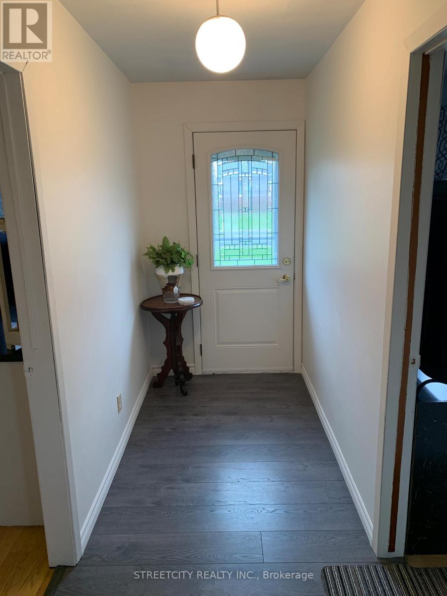 Photo 17 of 22 for 176 King Street