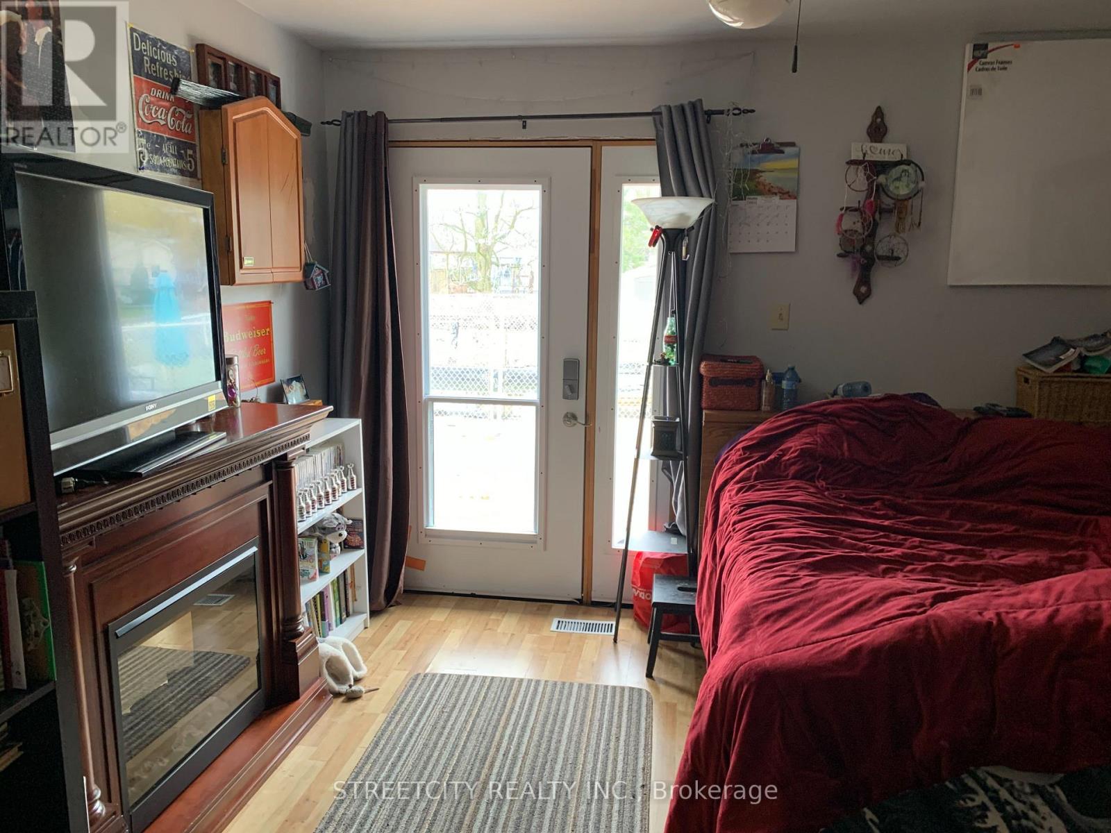 Photo 18 of 22 for 176 King Street