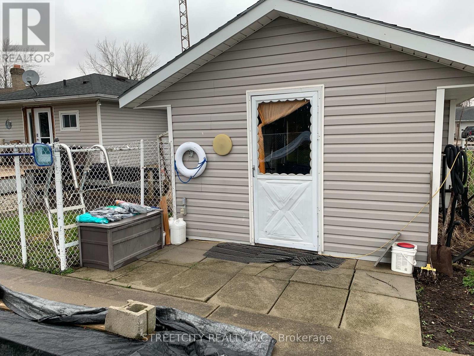 Photo 4 of 22 for 176 King Street