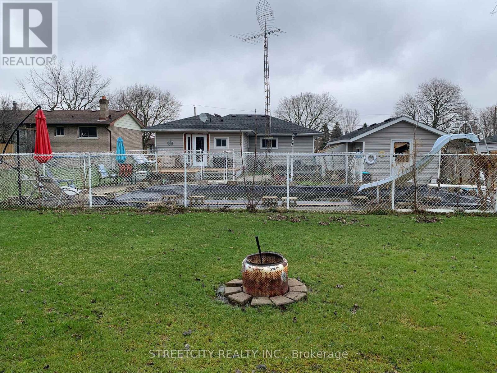 Photo 9 of 22 for 176 King Street