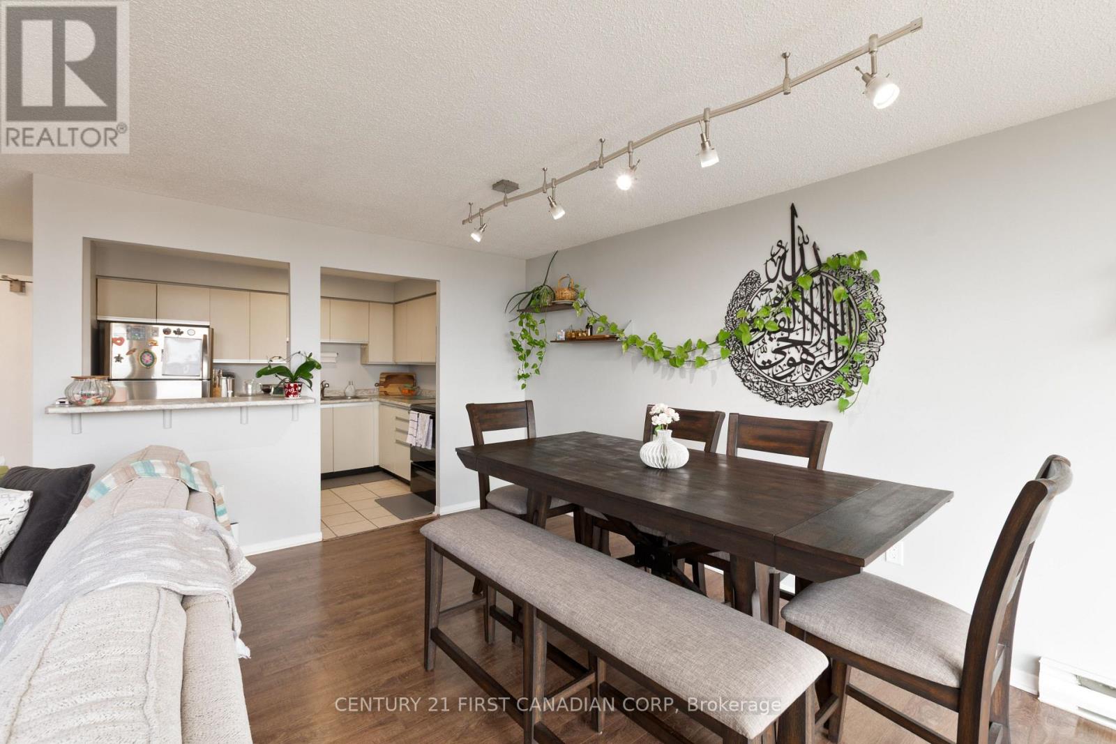 Photo 17 of 29 for 801 - 127 Belmont Drive