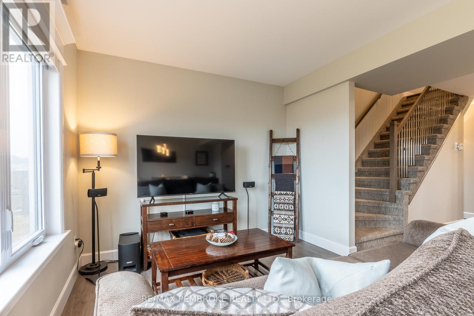 65 Chad Street, Petawawa, Ontario  K8H 0G9 - Photo 11 - X13006996