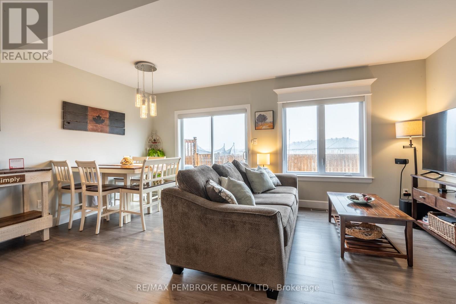 65 Chad Street, Petawawa, Ontario  K8H 0G9 - Photo 12 - X13006996