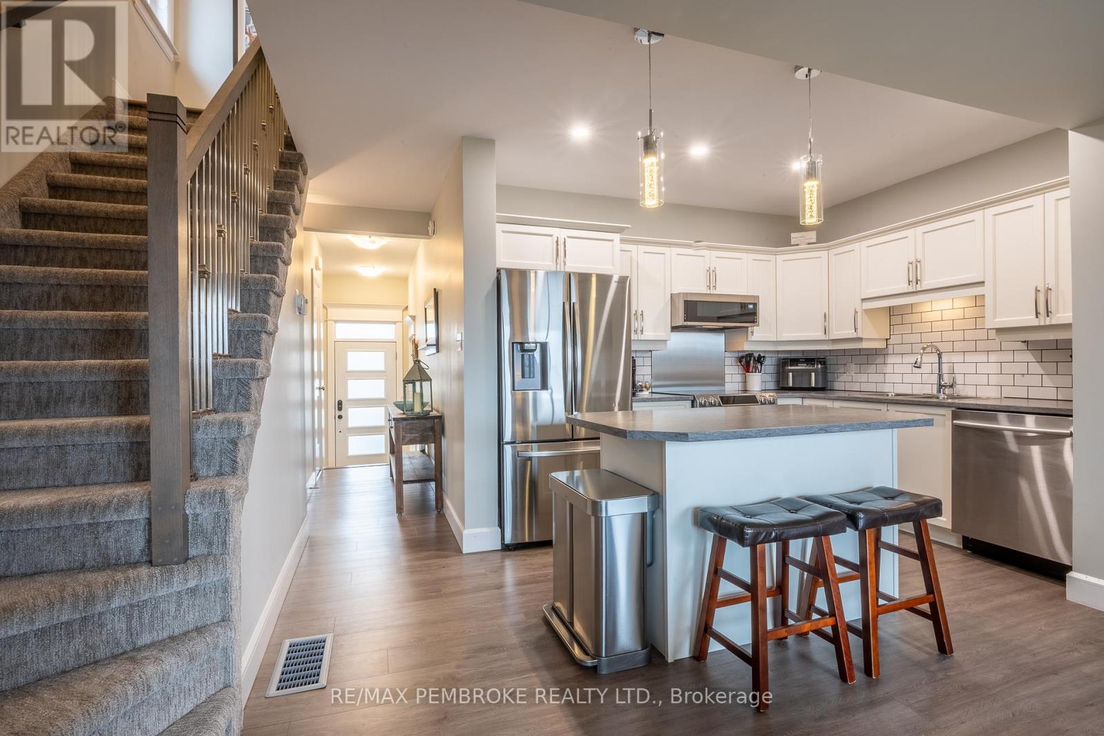 65 Chad Street, Petawawa, Ontario  K8H 0G9 - Photo 13 - X13006996