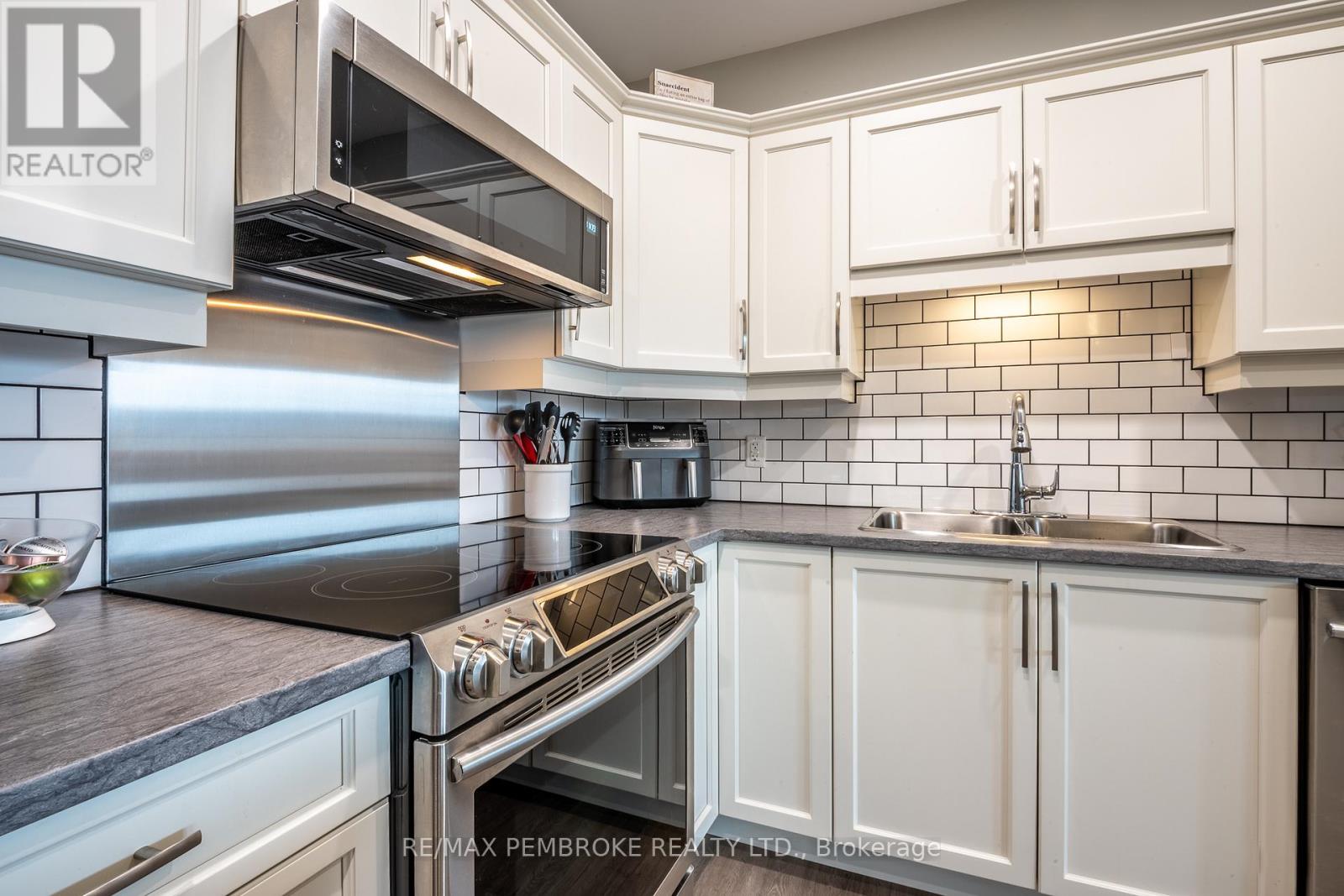 65 Chad Street, Petawawa, Ontario  K8H 0G9 - Photo 16 - X13006996