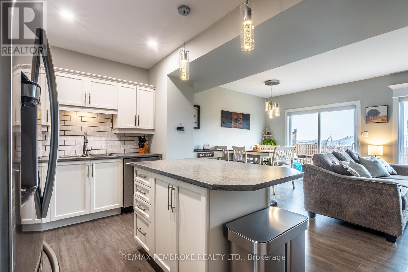 65 Chad Street, Petawawa, Ontario  K8H 0G9 - Photo 17 - X13006996