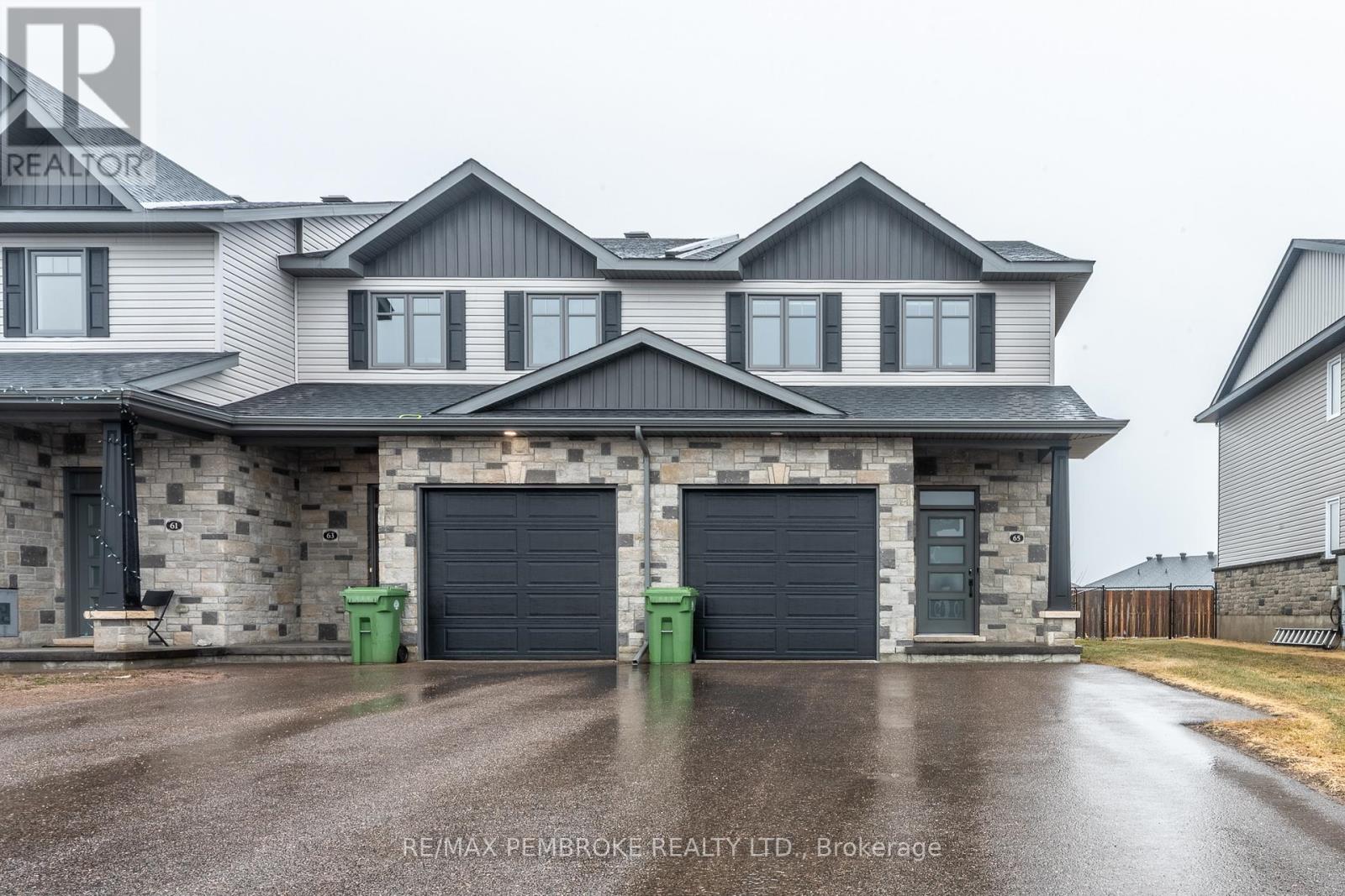 65 Chad Street, Petawawa, Ontario  K8H 0G9 - Photo 2 - X13006996