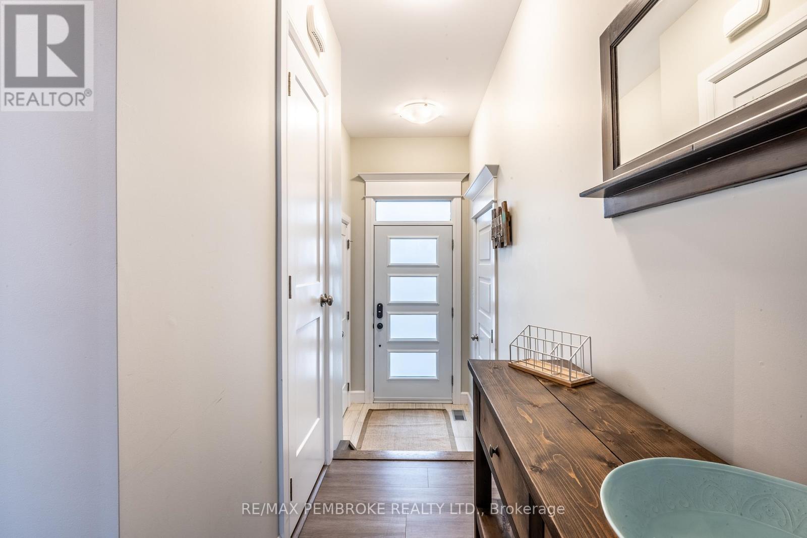 65 Chad Street, Petawawa, Ontario  K8H 0G9 - Photo 5 - X13006996