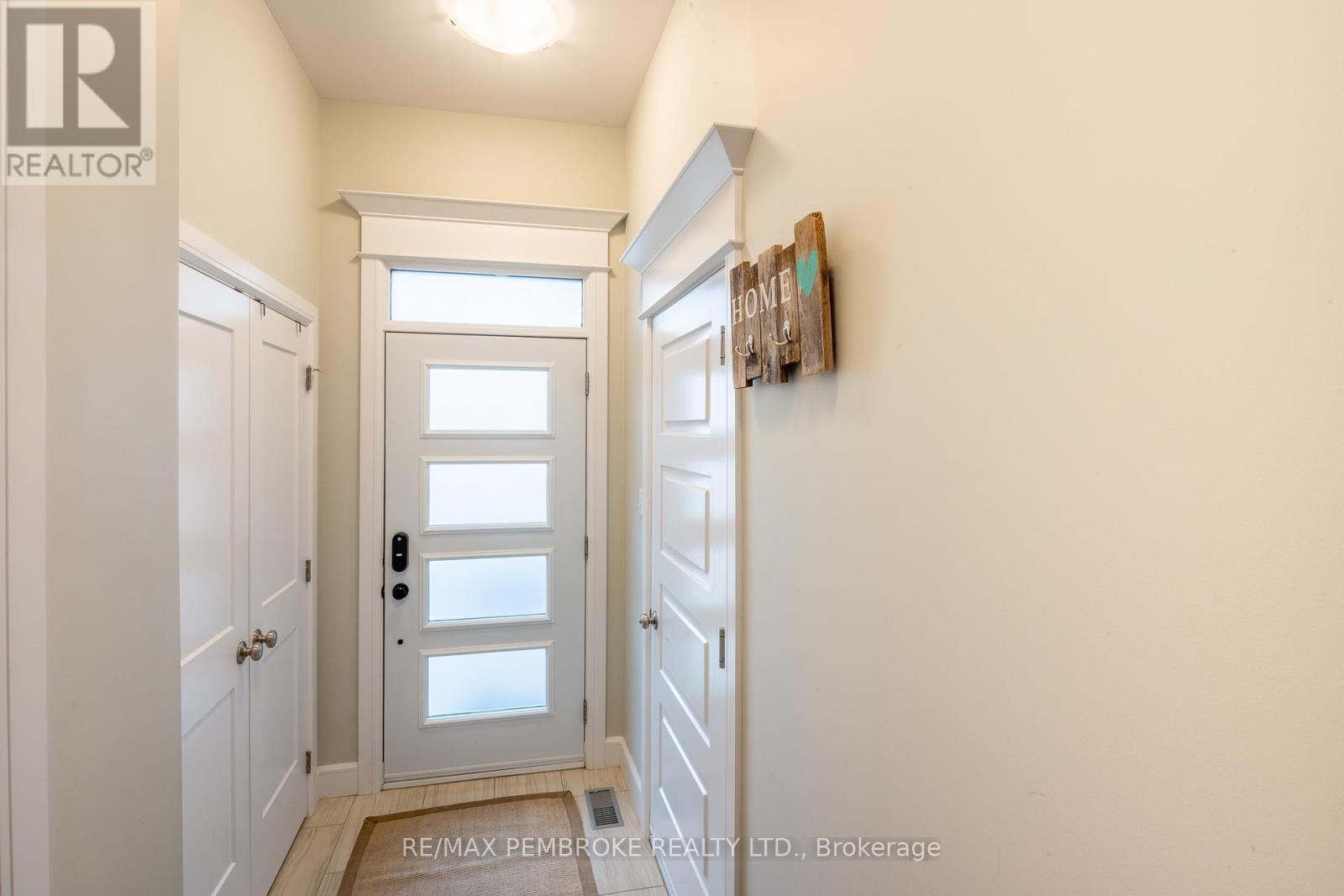 65 Chad Street, Petawawa, Ontario  K8H 0G9 - Photo 7 - X13006996