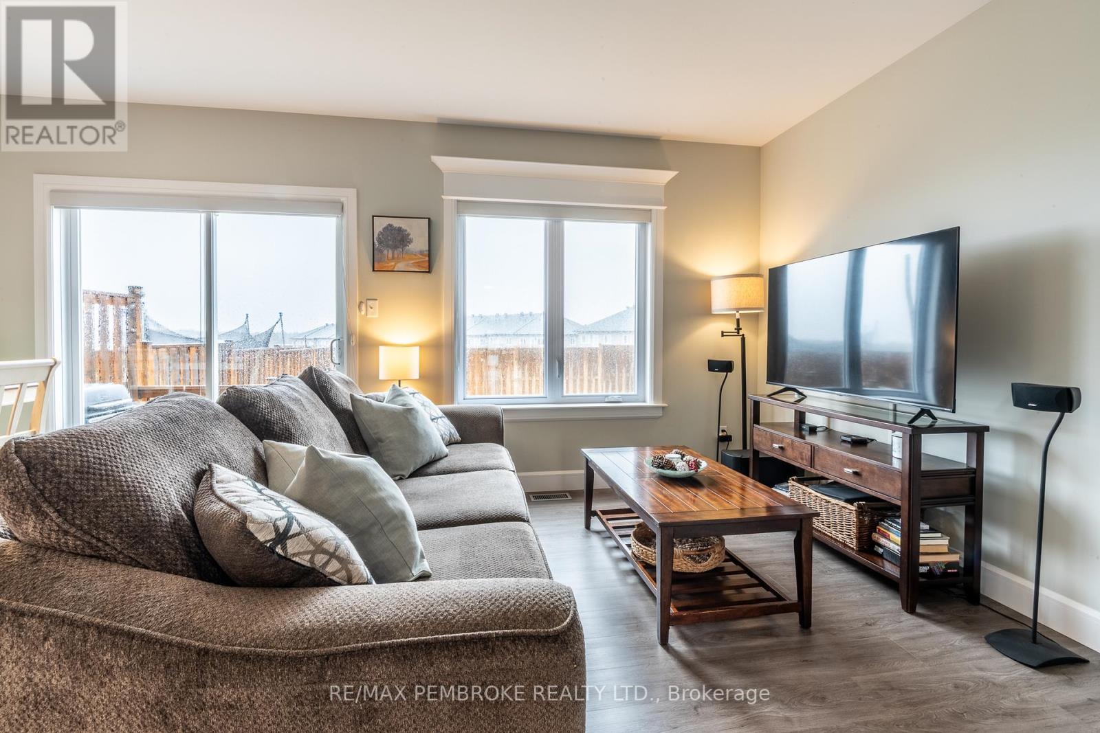 65 Chad Street, Petawawa, Ontario  K8H 0G9 - Photo 8 - X13006996