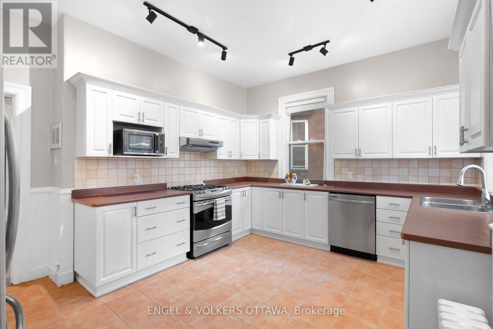 553 Gilmour Street, Ottawa, Ontario  K1R 5L5 - Photo 16 - X13007064