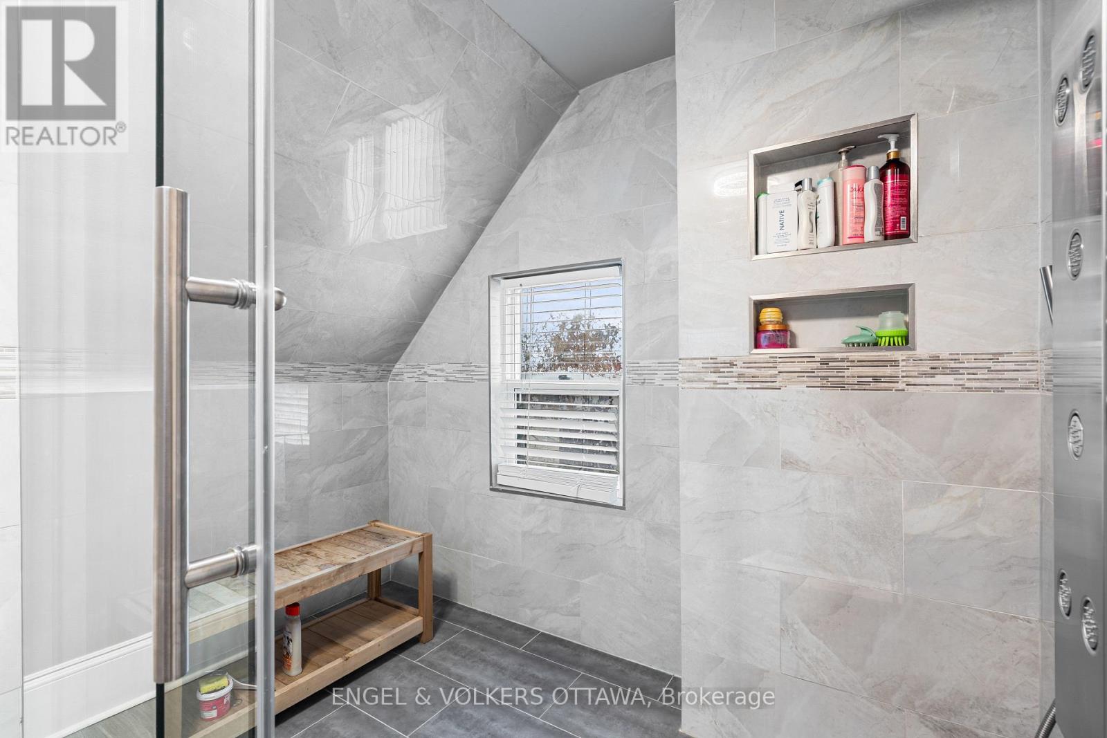 553 Gilmour Street, Ottawa, Ontario  K1R 5L5 - Photo 45 - X13007064