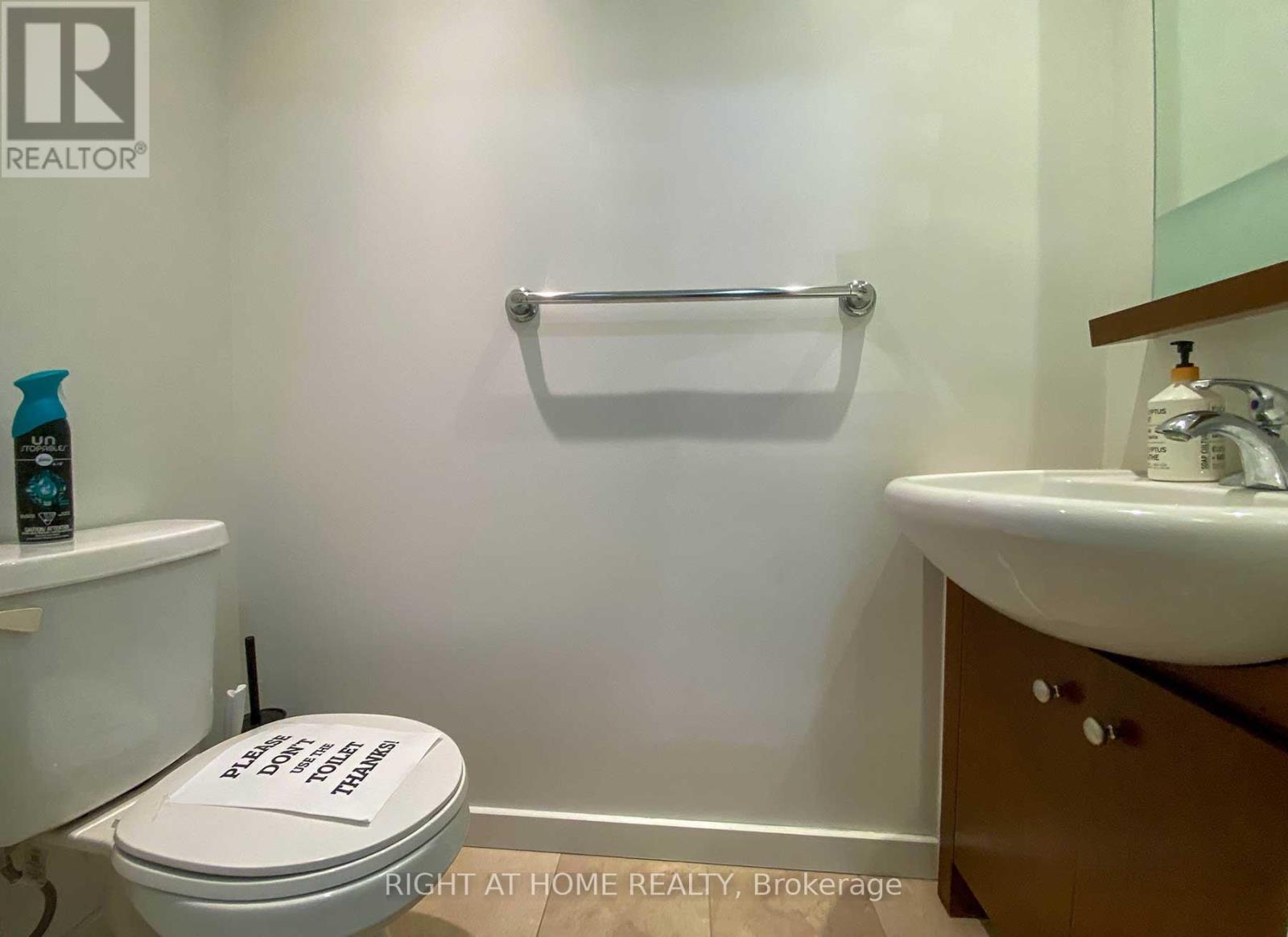 1910 - 218 Queens Quay W, Toronto, Ontario  M5J 2Y6 - Photo 12 - C13006960