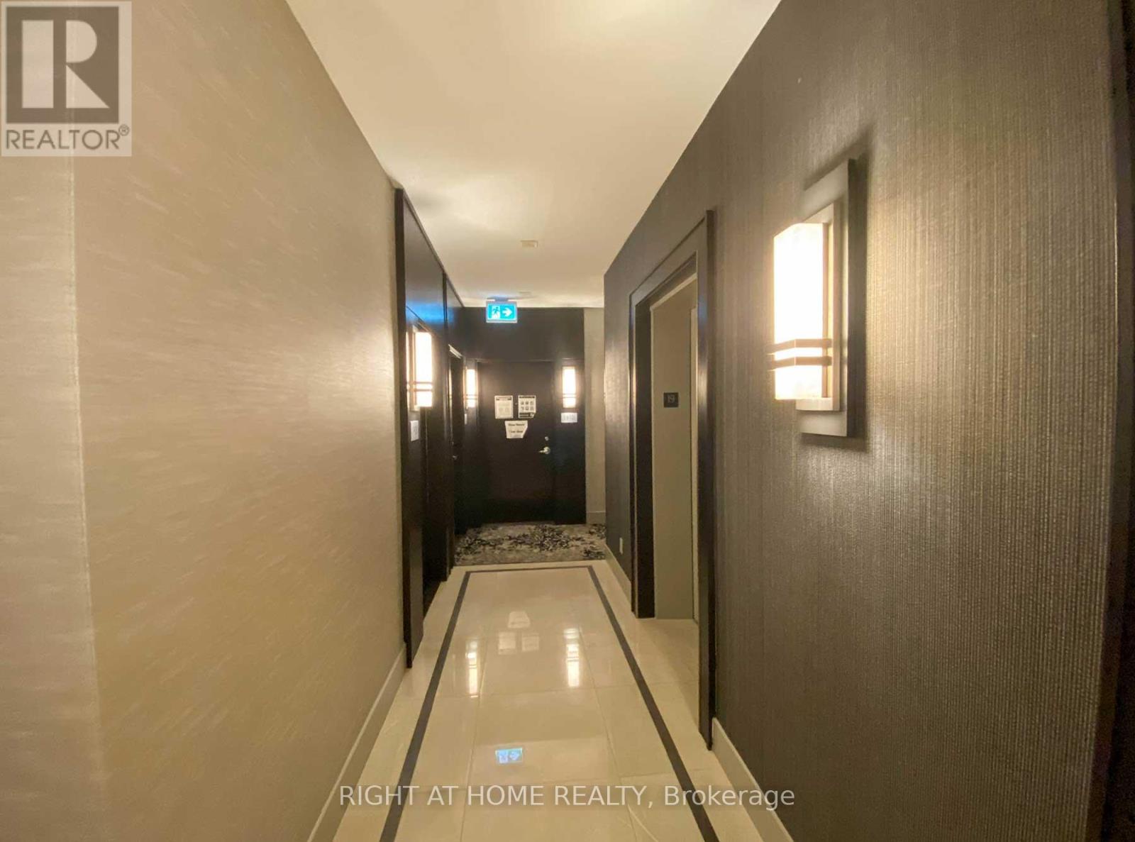 1910 - 218 Queens Quay W, Toronto, Ontario  M5J 2Y6 - Photo 13 - C13006960