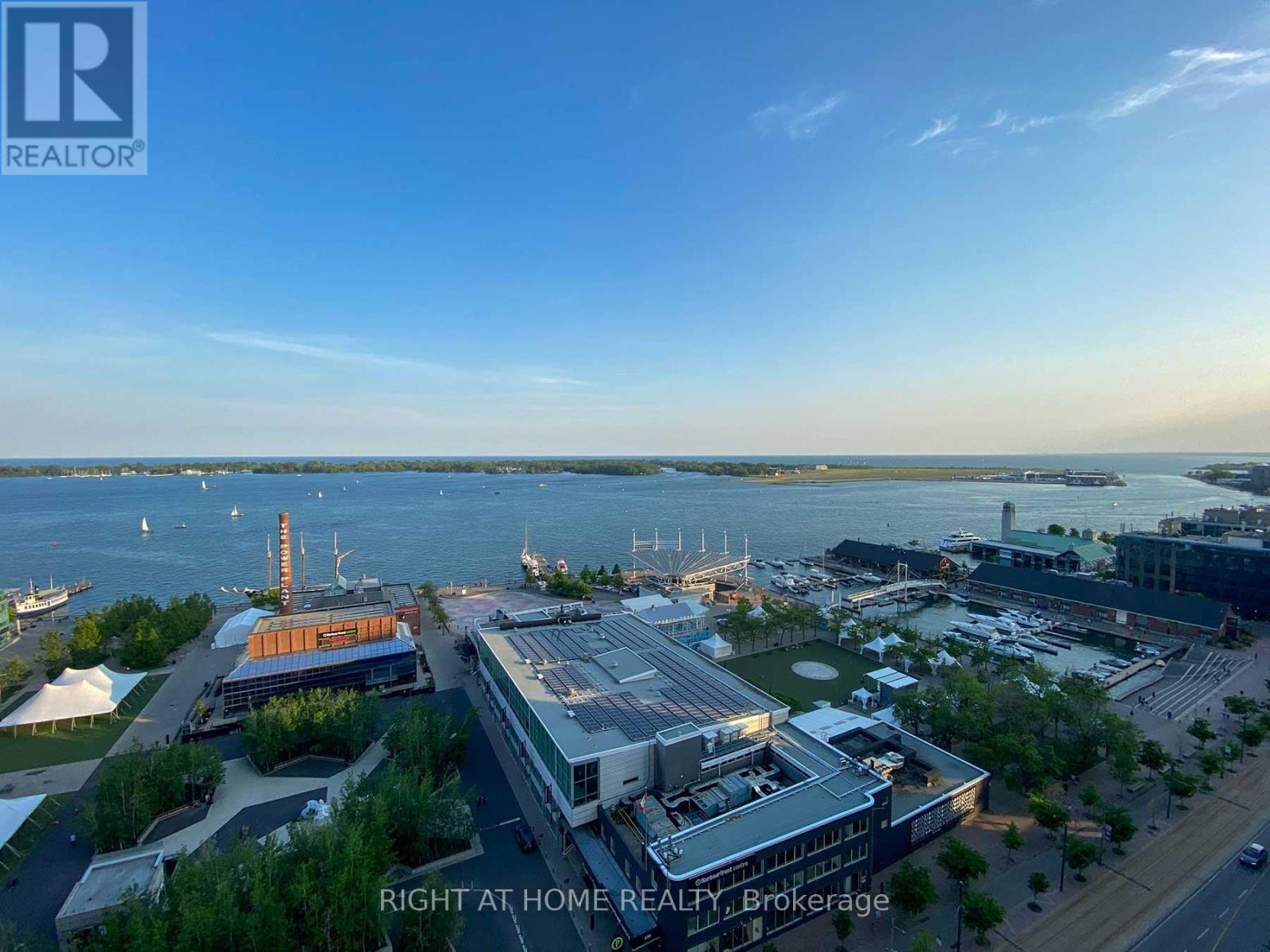 1910 - 218 Queens Quay W, Toronto, Ontario  M5J 2Y6 - Photo 14 - C13006960