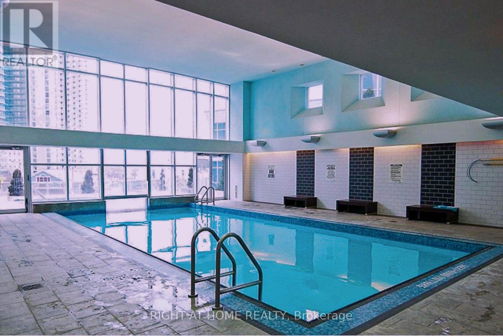 1910 - 218 Queens Quay W, Toronto, Ontario  M5J 2Y6 - Photo 15 - C13006960