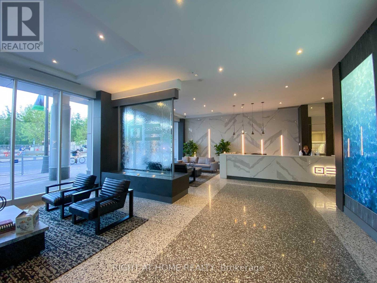 1910 - 218 Queens Quay W, Toronto, Ontario  M5J 2Y6 - Photo 18 - C13006960