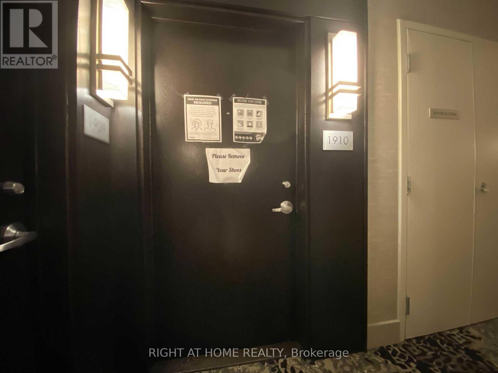 1910 - 218 Queens Quay W, Toronto, Ontario  M5J 2Y6 - Photo 3 - C13006960