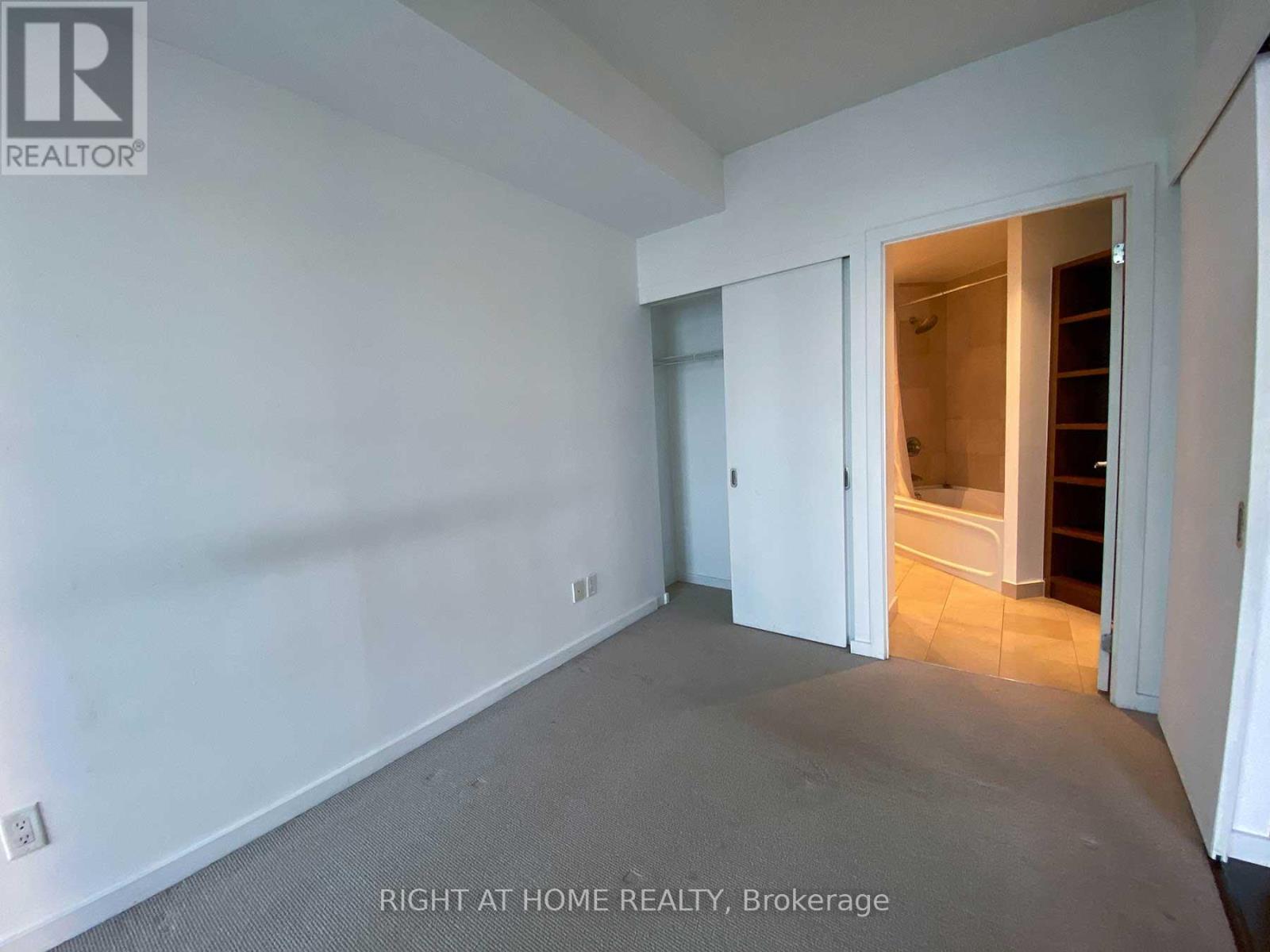 1910 - 218 Queens Quay W, Toronto, Ontario  M5J 2Y6 - Photo 9 - C13006960