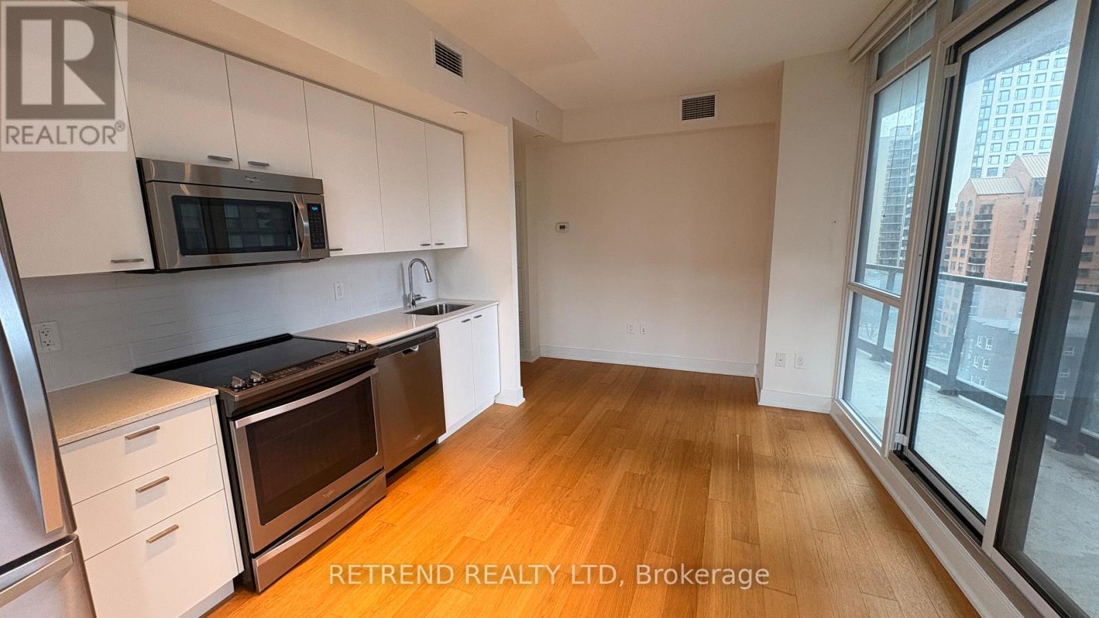 802 - 30 Roehmapton Avenue, Toronto, Ontario  M4P 0B9 - Photo 14 - C13007018