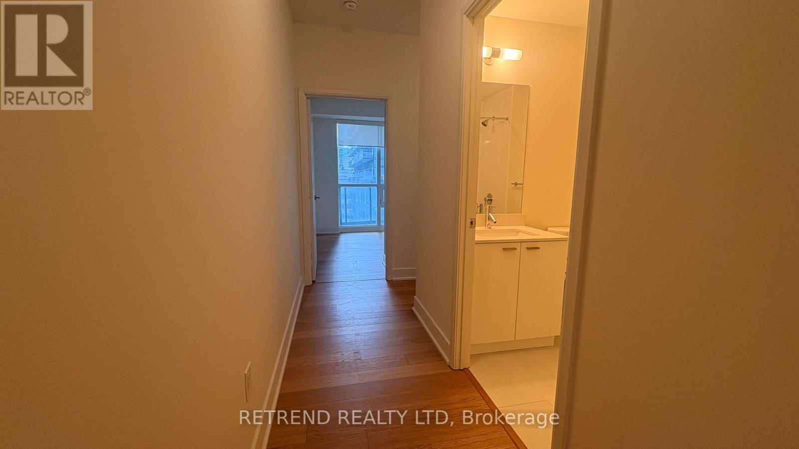 802 - 30 Roehmapton Avenue, Toronto, Ontario  M4P 0B9 - Photo 2 - C13007018