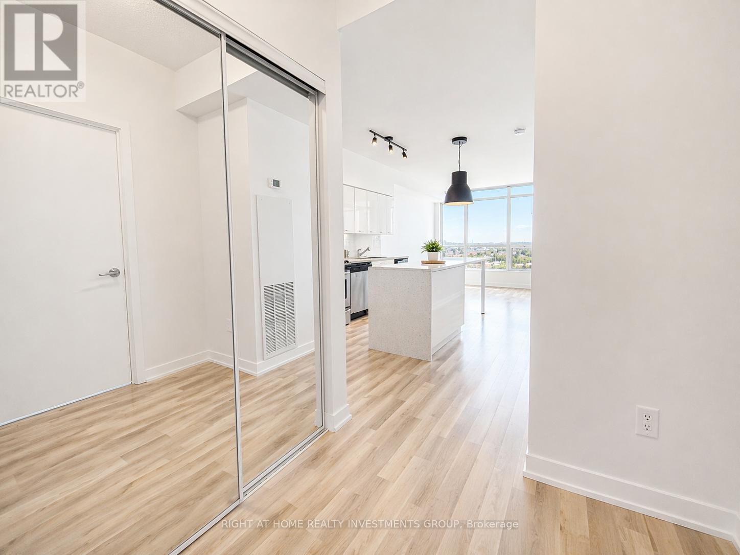 1803 - 33 Singer Court, Toronto, Ontario  M2K 0B4 - Photo 2 - C13007030